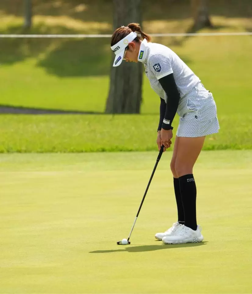 原英莉花のパッティングストローク