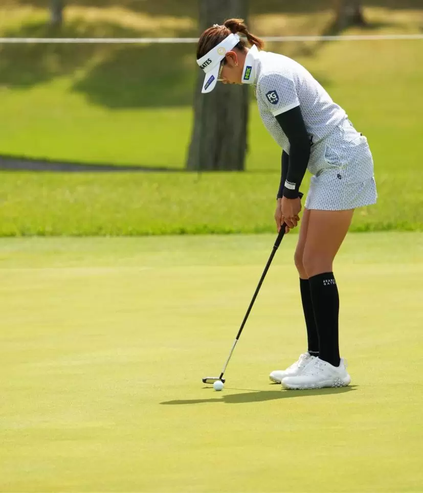 原英莉花のパッティングストローク