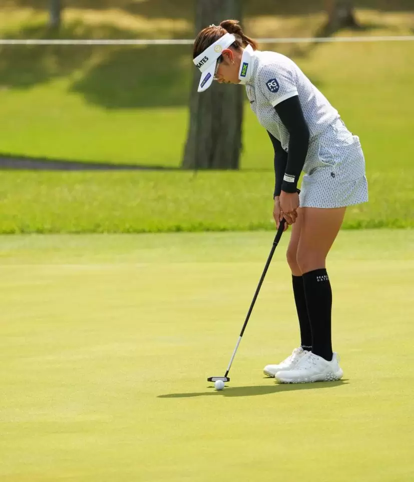 原英莉花のパッティングストローク