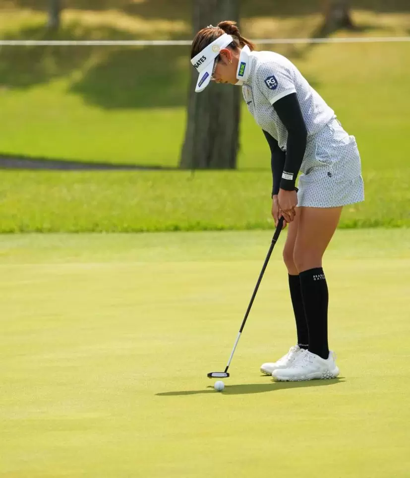 原英莉花のパッティングストローク