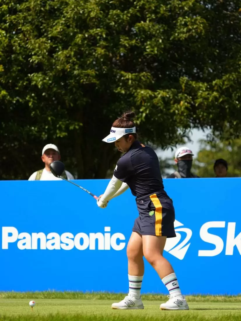 山下美夢有のドライバースイング