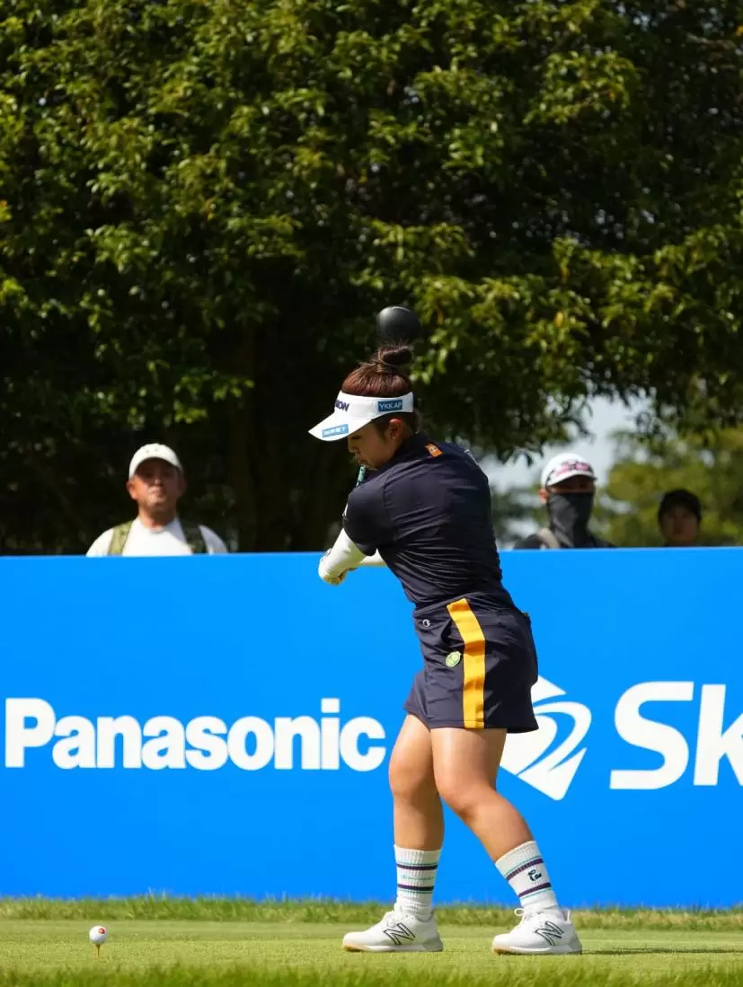 山下美夢有のドライバースイング