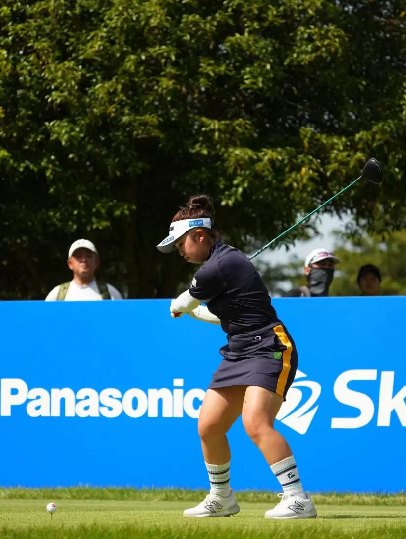 山下美夢有のドライバースイング