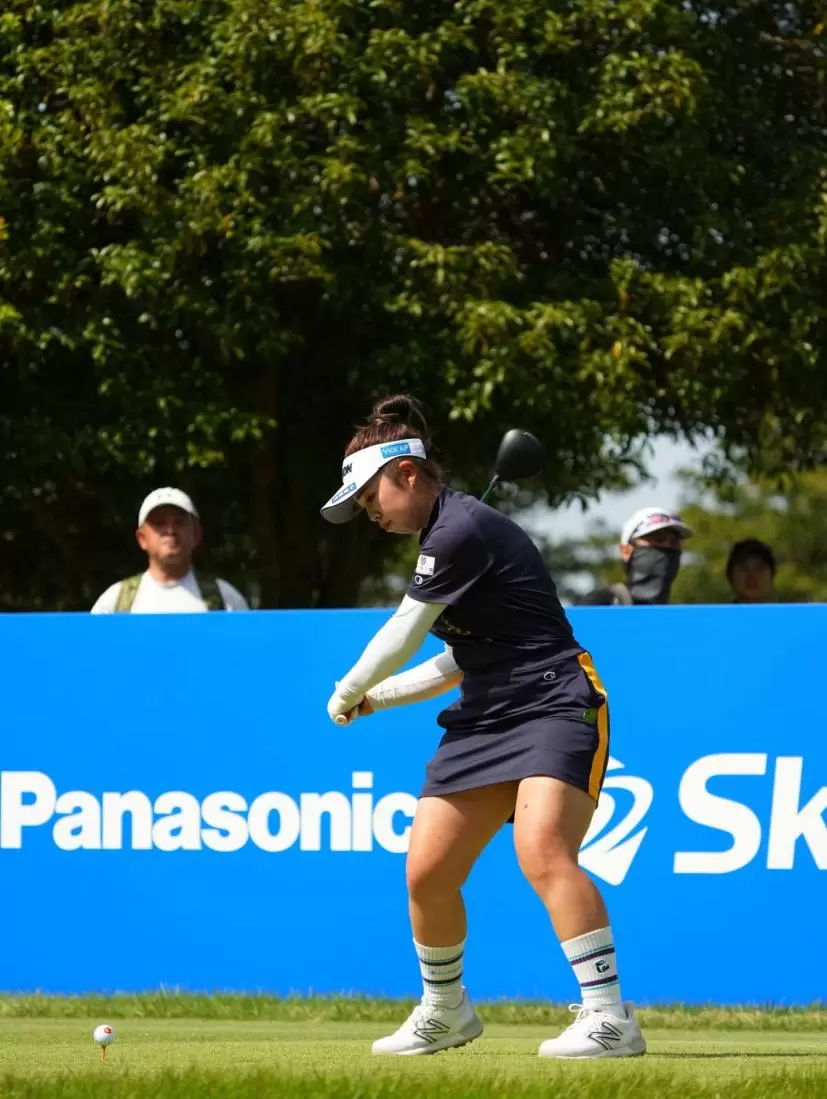 山下美夢有のドライバースイング