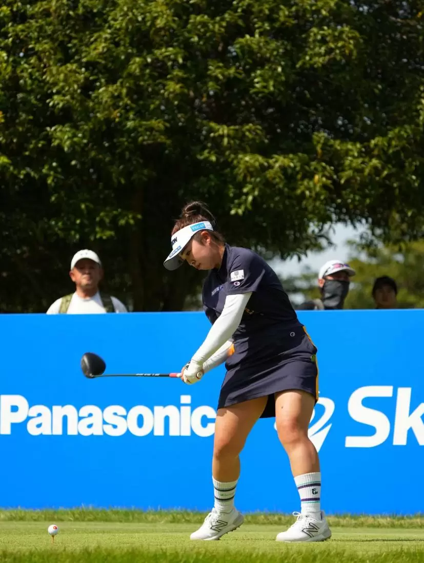 山下美夢有のドライバースイング