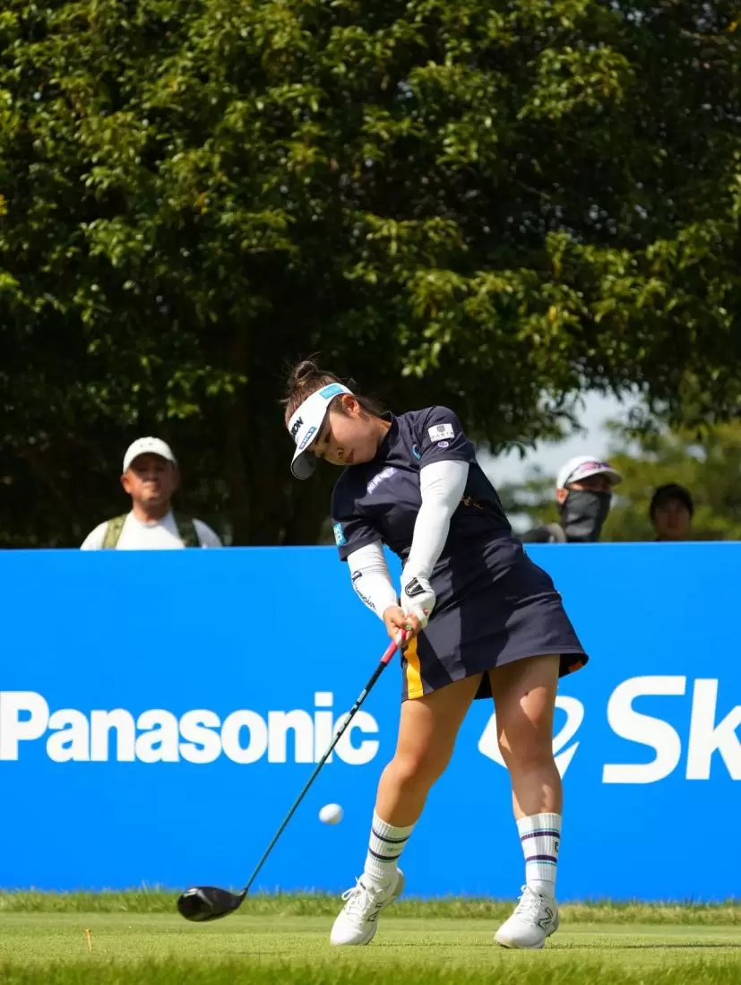 山下美夢有のドライバースイング