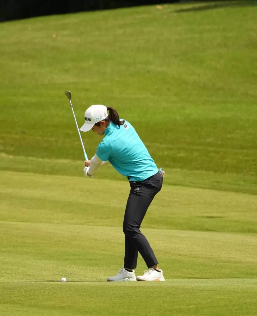 神谷そらのアイアンスイング