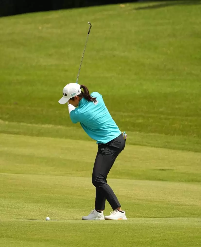 神谷そらのアイアンスイング