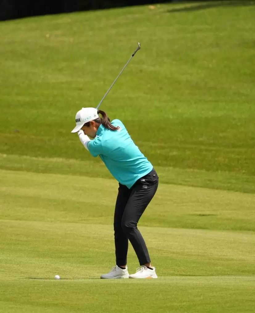 神谷そらのアイアンスイング