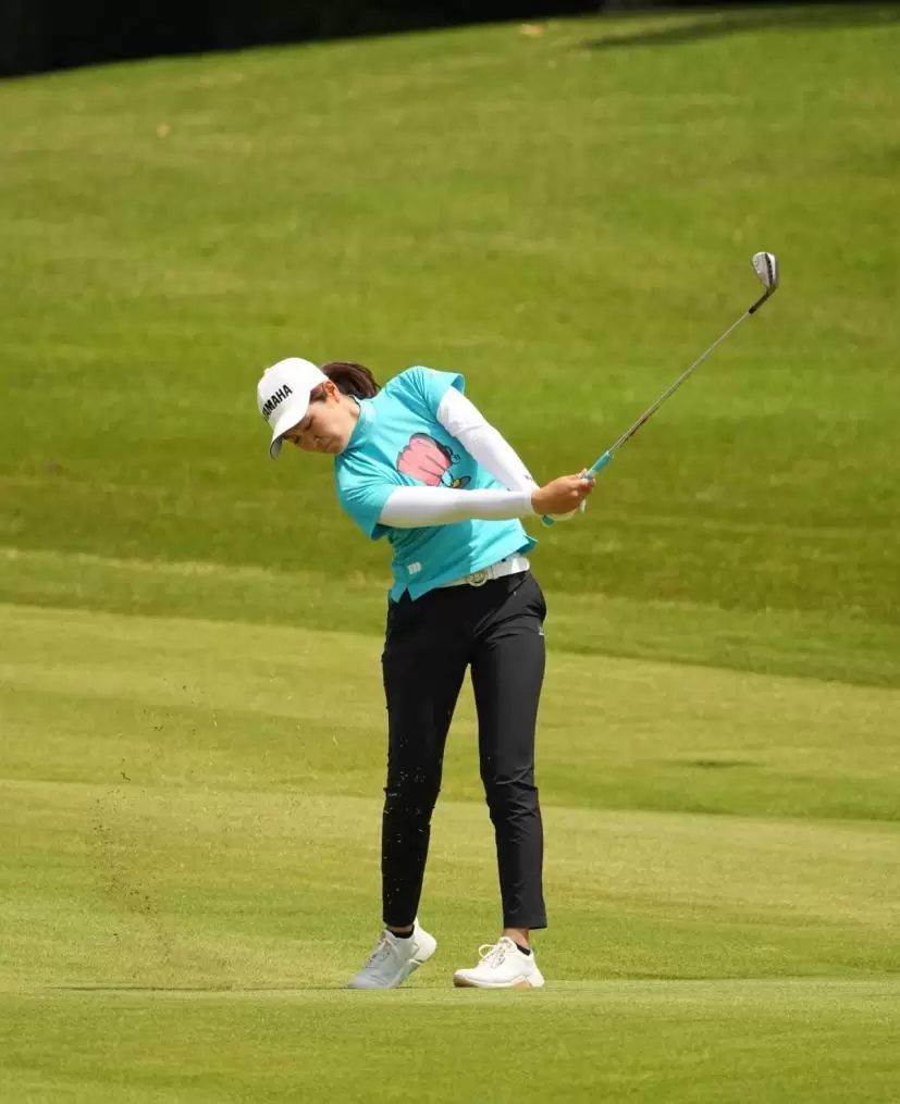 神谷そらのアイアンスイング