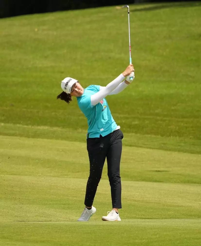 神谷そらのアイアンスイング