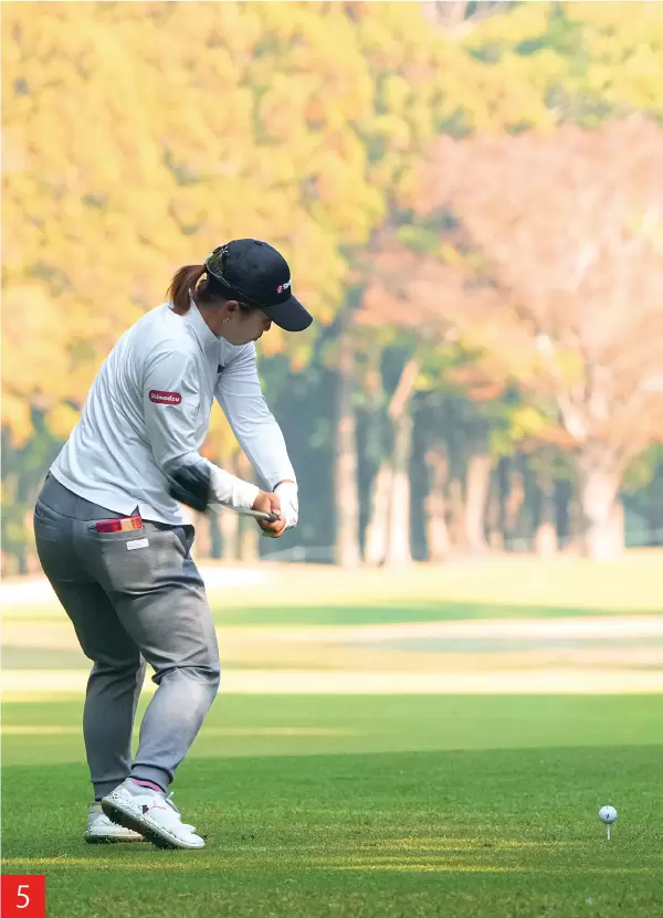 西郷真央（写真5）スイング