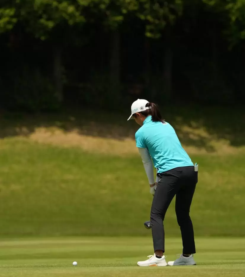 神谷そらのフェアウェイウッドスイング