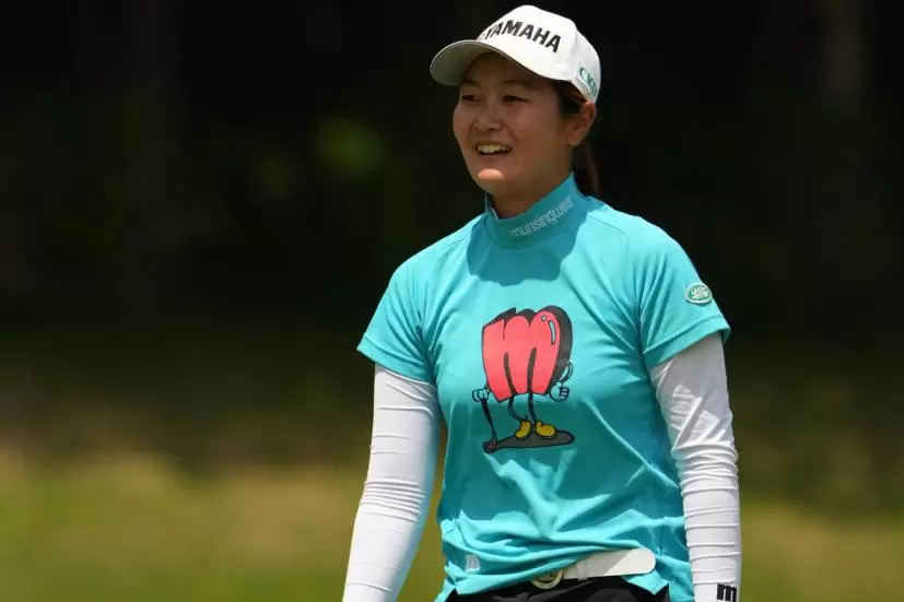 神谷そらのフェアウェイウッドスイング