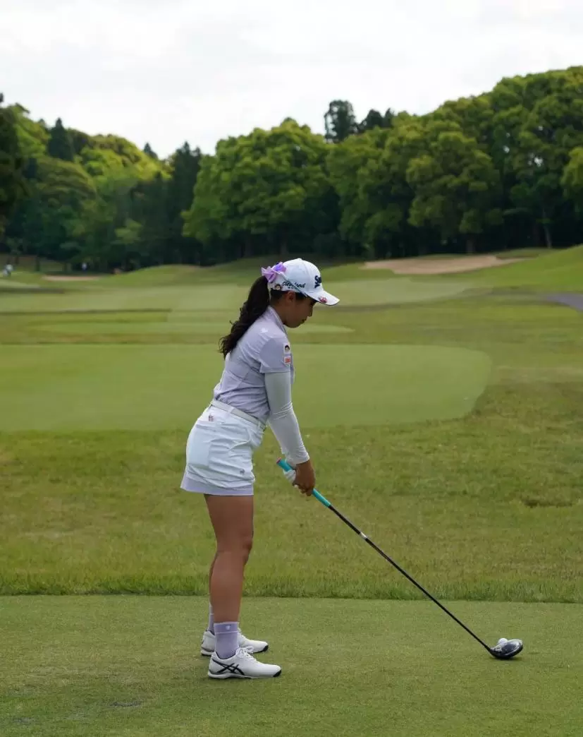 菅沼菜々のドライバースイング