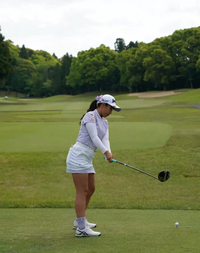 菅沼菜々のドライバースイング
