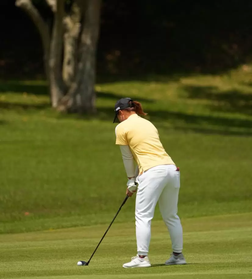 西郷真央のフェアウェイウッドスイング