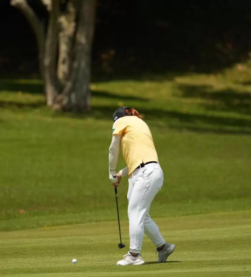 西郷真央のフェアウェイウッドスイング