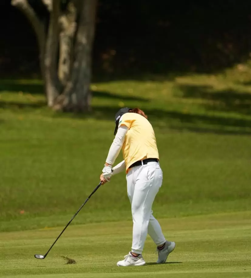 西郷真央のフェアウェイウッドスイング