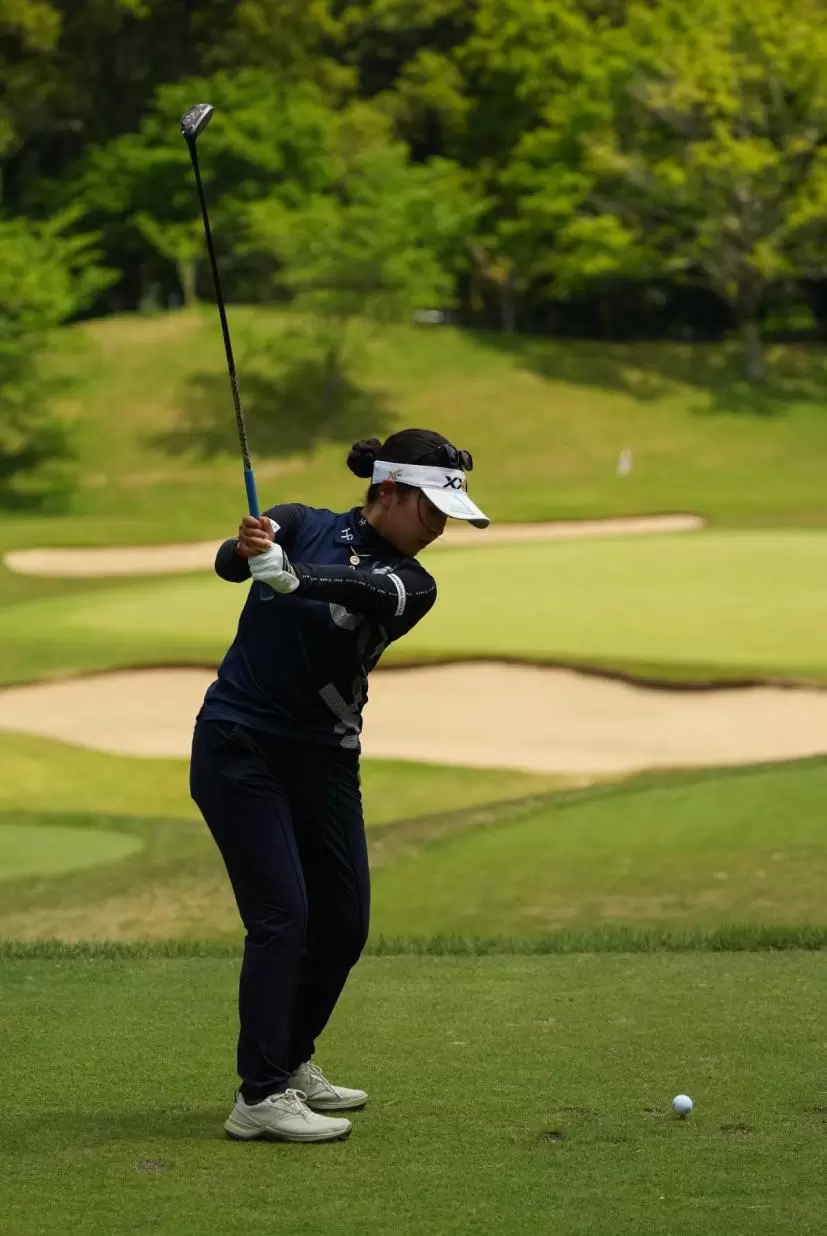 青木瀬令奈のフェアウェイウッドスイング