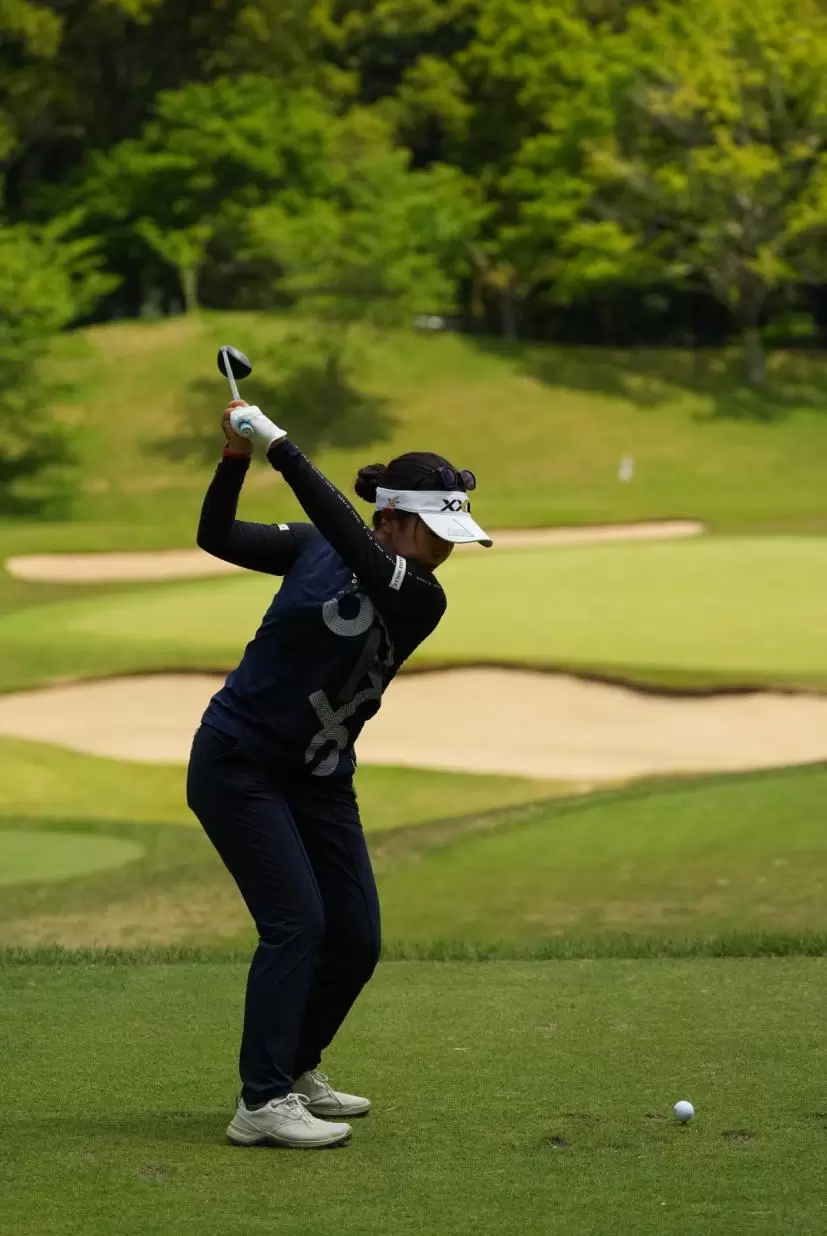 青木瀬令奈のフェアウェイウッドスイング