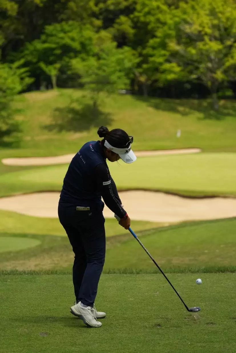 青木瀬令奈のフェアウェイウッドスイング