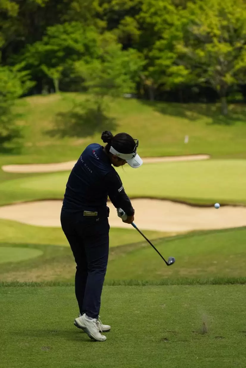 青木瀬令奈のフェアウェイウッドスイング