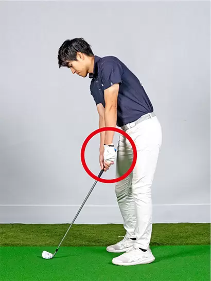 手元をアドレスの位置に戻すつもりでインパクトすることが大切なポイントだ。