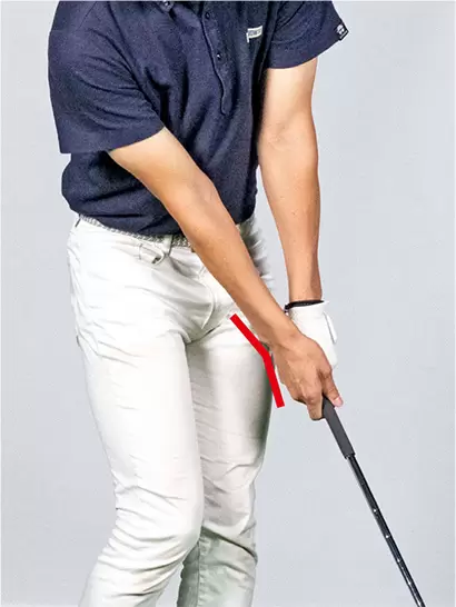 フォロースルーまで右手首の角度を手のヒラ側に折らないようにするのが大事なポイント。