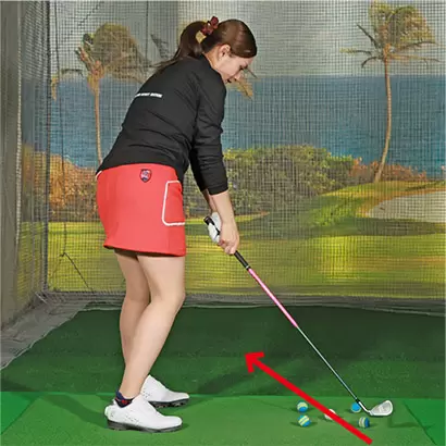 ボールの四方に4つの目印を置いて練習すれば、自分がどんな軌道になっているかが一目瞭然だ。