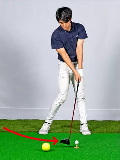 クラブヘッドの入射角が安定してパワー効率が上がり、飛距離もアップする。