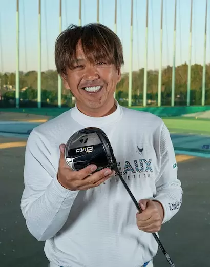 Qi10 MAX,鹿又芳典