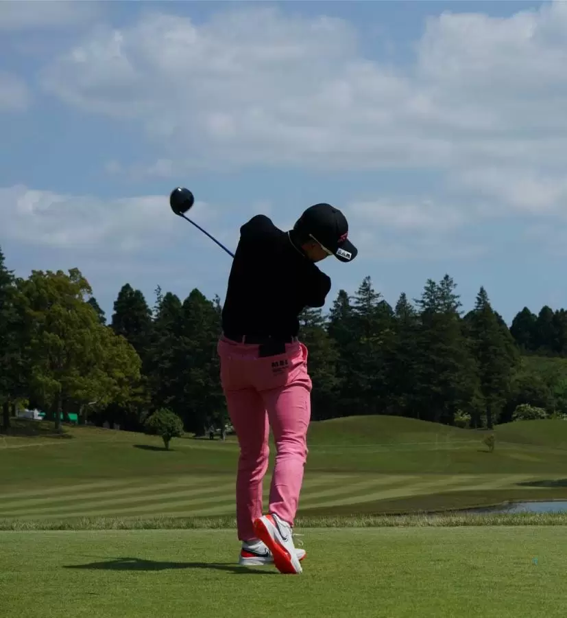 岩井明愛のドライバースイング