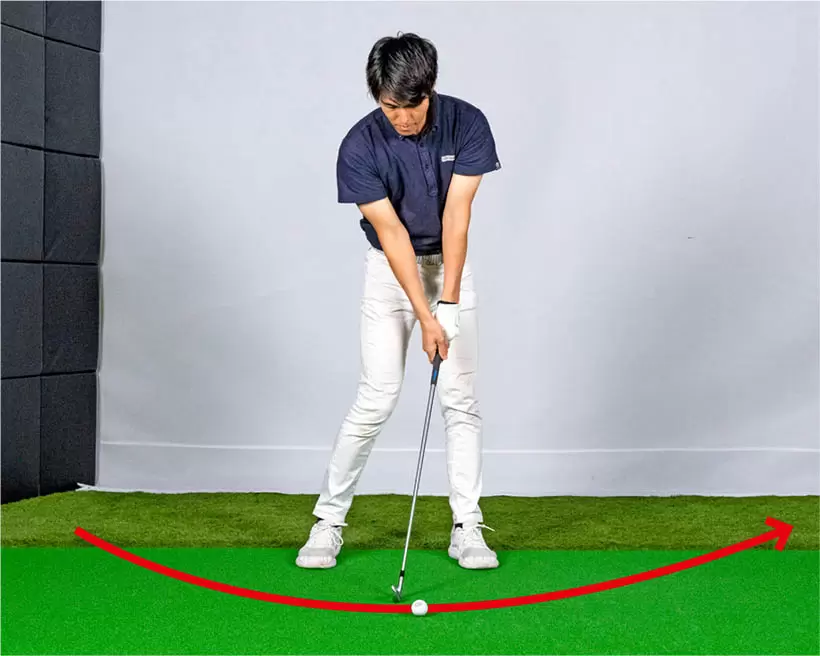 クラブヘッドの残像が見えてくれば、自分のスイングにマッチしたボールの位置が分かる。