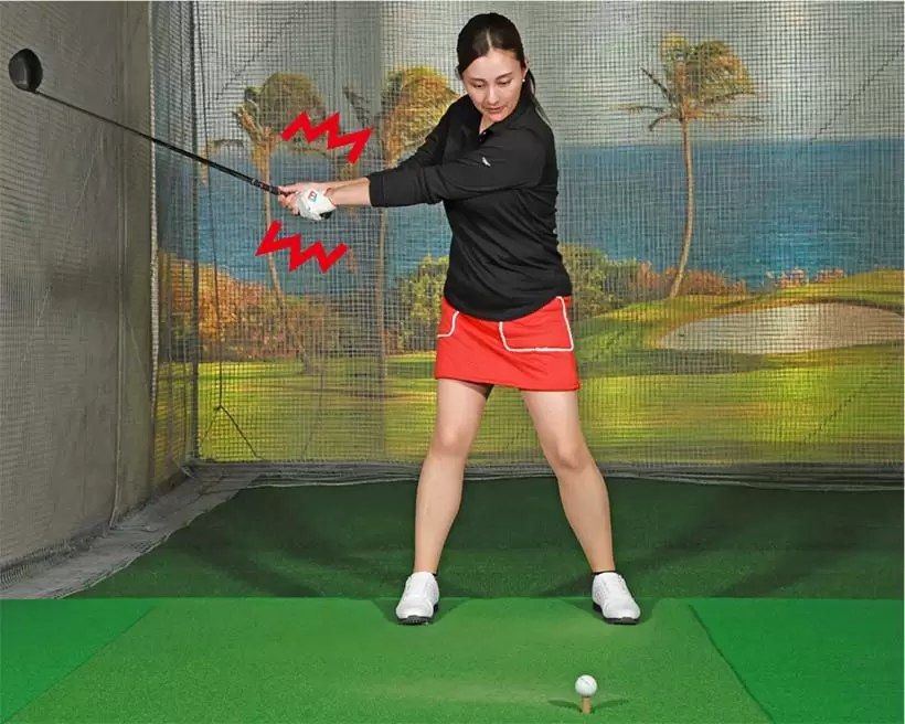 飛ばそうとして力が入ると手首が硬くなり、リリースのタイミングが早くなりやすい。