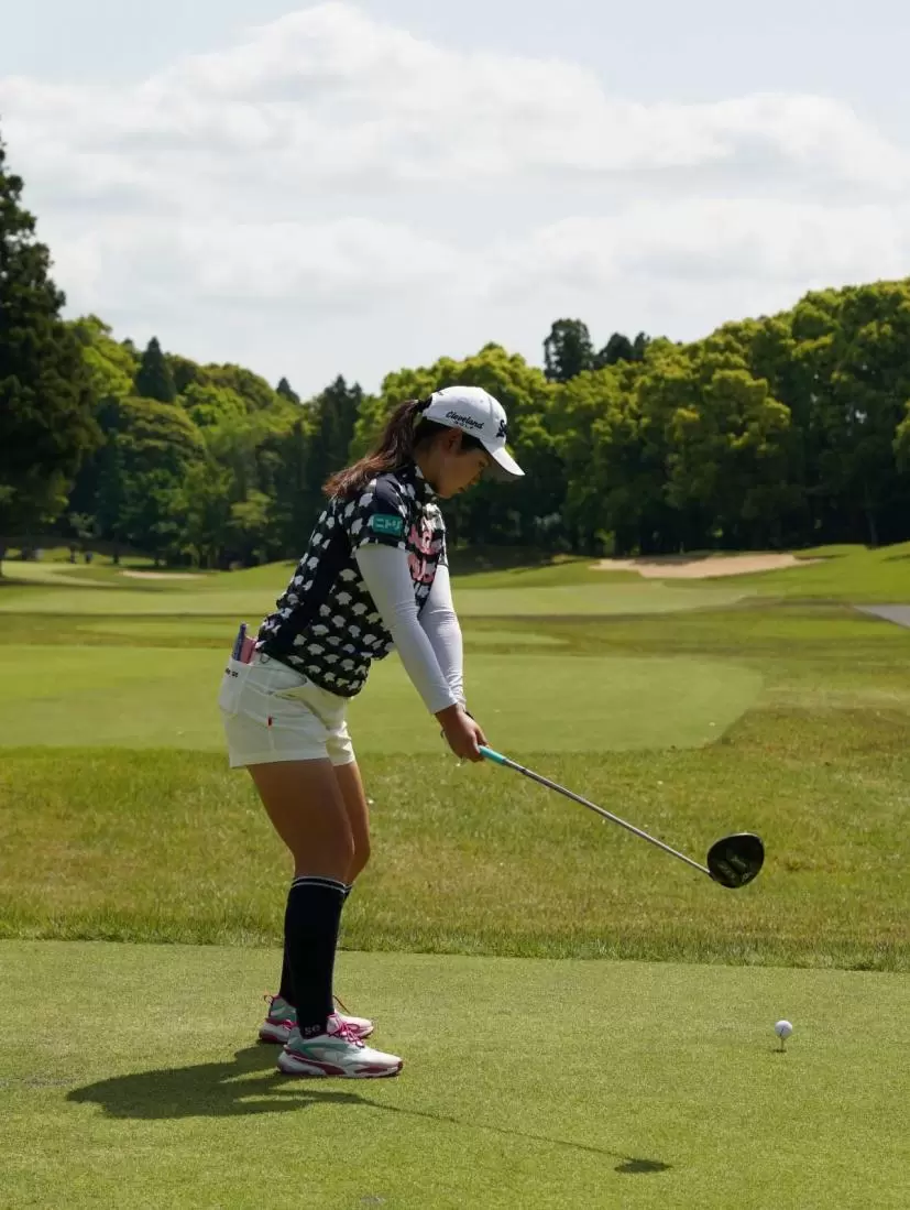 櫻井心那のドライバースイング