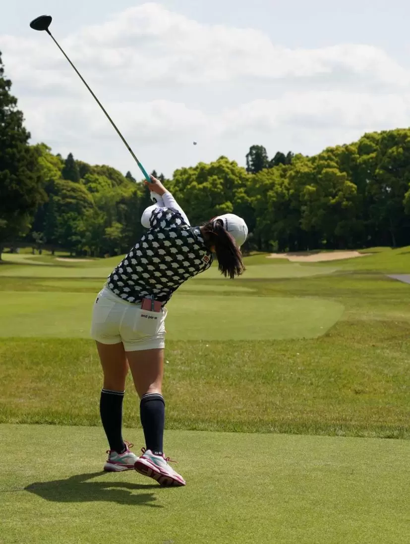 櫻井心那のドライバースイング