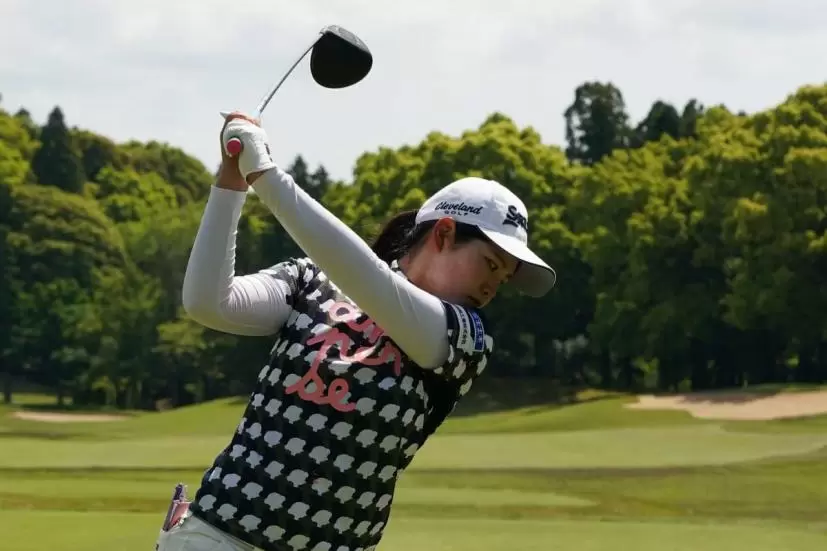 櫻井心那のドライバースイング