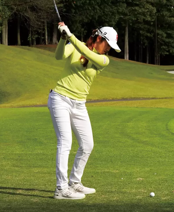 稲見萌寧のスイング