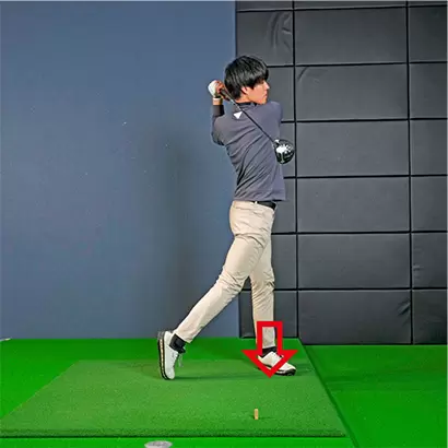 フィニッシュのフォームを安定させることがキレイなスイング作りの必須ポイント。