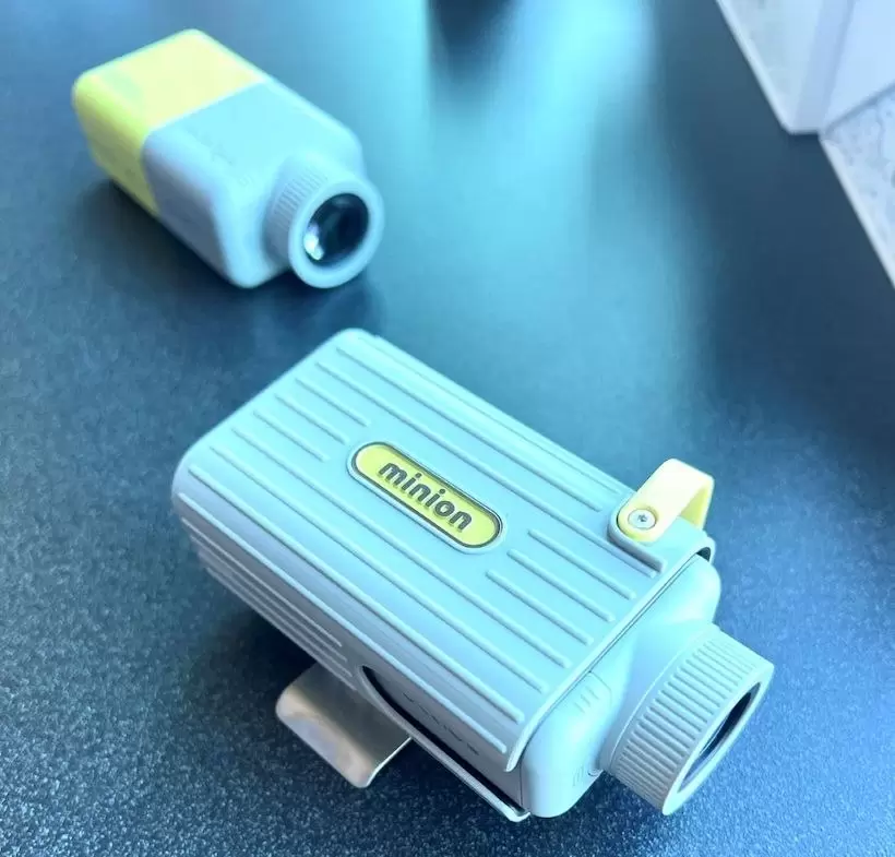 ストッパーを外してケースから「抜く」。計測器を使う時間が短縮できる。