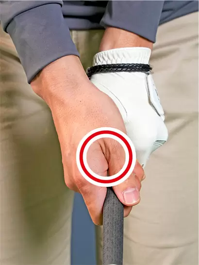 右手の親指と人差し指には力を入れないが、ツケ根を締めておくことが大事。