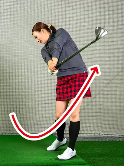 クラブの重さを利用してスイングする感覚を先にマスターすれば上達が早い。