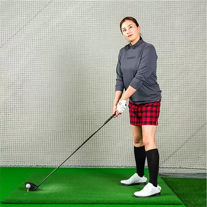 右サイドがOBや池などで右に打ちたくないと思うとカラダが左を向いてしまうパターンもよくある。