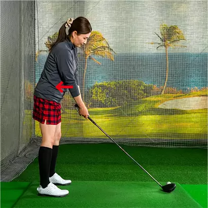 両ヒジのラインがスクエアになるまで右ヒジを少し手前に引く。ただし右ヒジを引きすぎるのはNG。