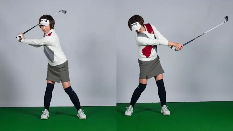 左手一本でグリップしたら右手を重ねる。