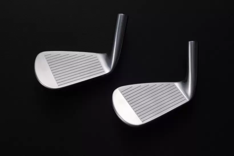 「X FORGED」シリーズの打感はクセになる、というゴルファーは多い。単一素材の軟鉄鍛造は、やはり気持ちがいい。