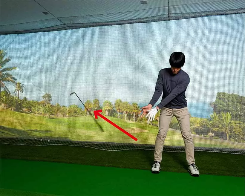 ほとんど手首だけの動きなのにクラブが4～5メートルも飛んでいくことを実体験できる。