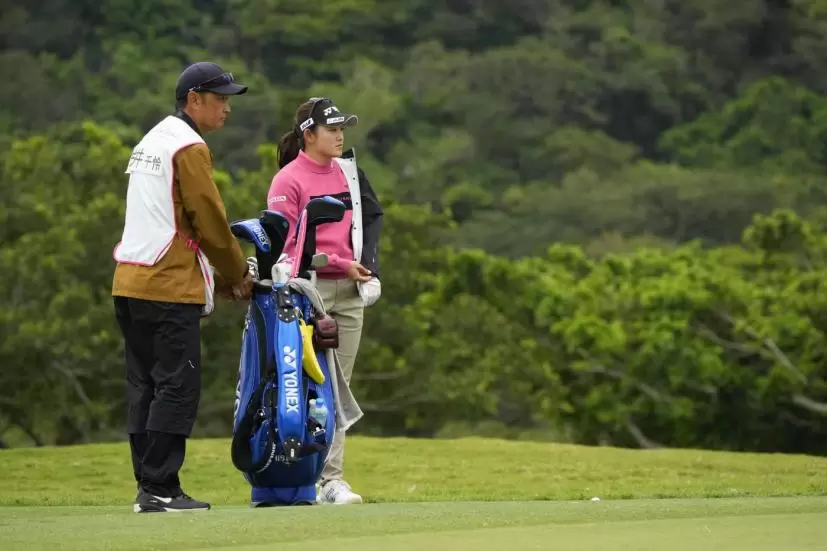 女子プロ,キャディバッグ