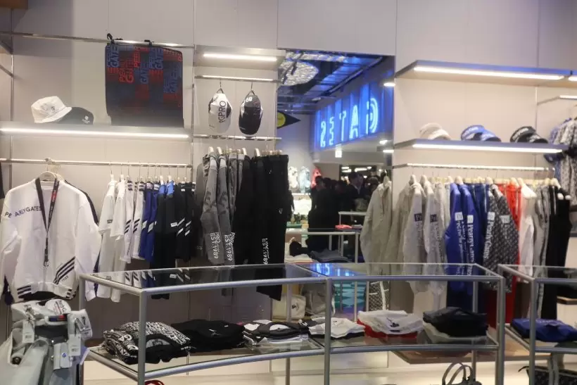 パーリーゲイツ,旗艦店,店内,ゴルフウェア